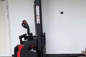 無錫電動堆高車